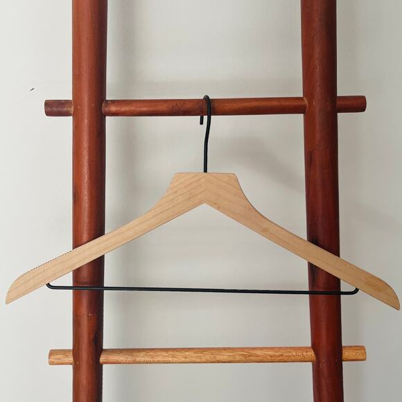 Brightroom | Set of 10 Non-Slip Wooden Clothes Hangers - Picture 4 of 4